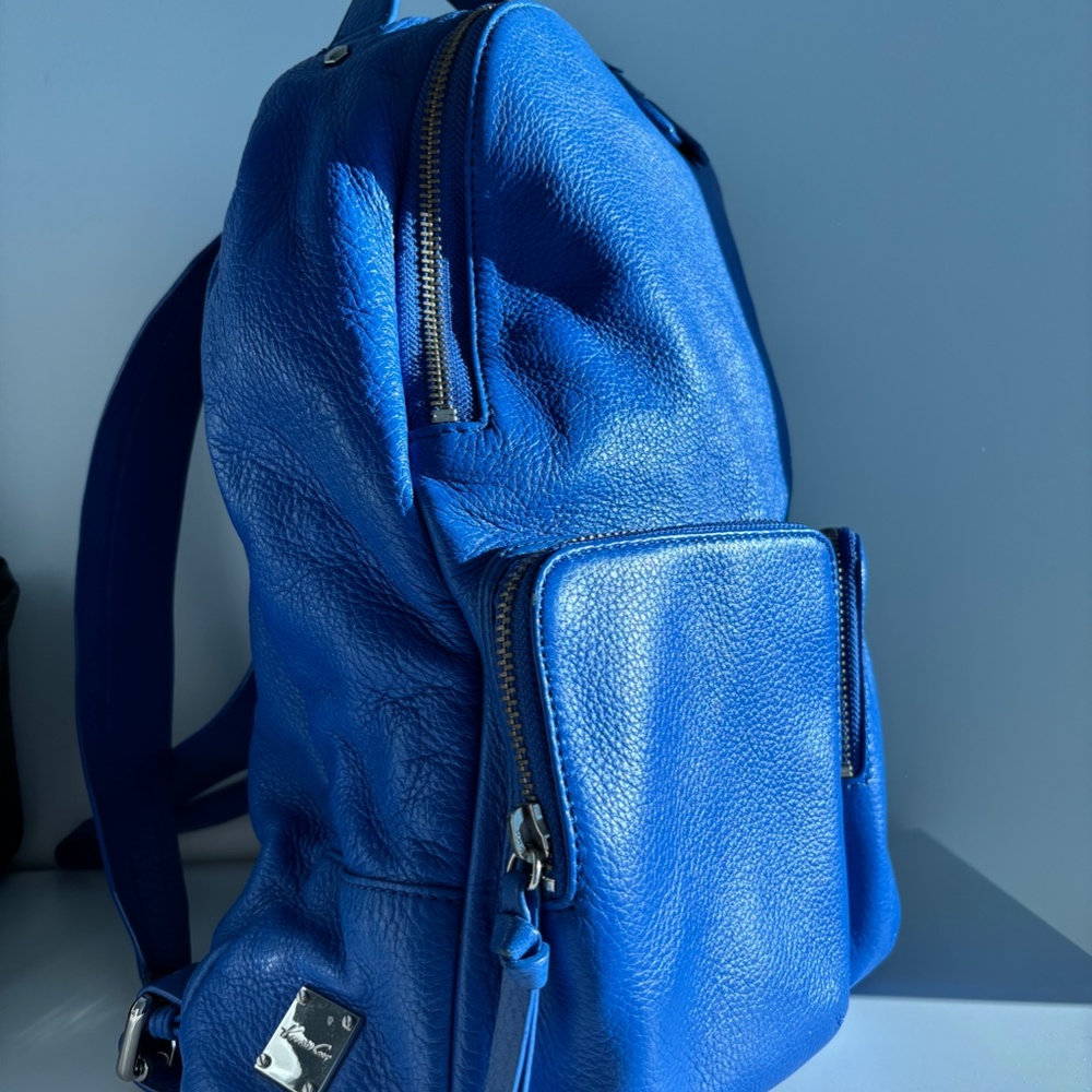 Kenneth Cole genuine leather backpack - Picture 3 of 5